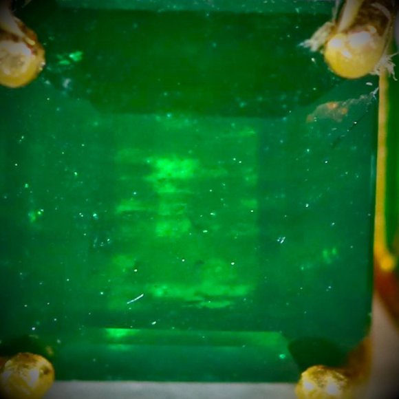 Emerald 3.20ct Solid 22K Yellow Gold Ring - Picture 3 of 9